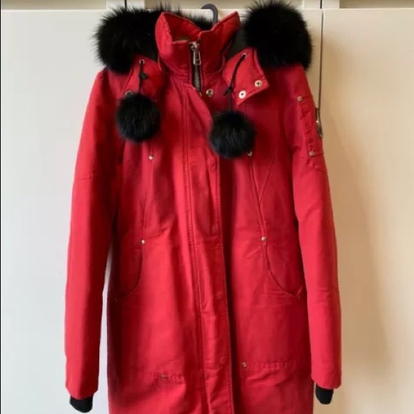 Moose Knuckles Sterling parka in red with black fur. Size medium - Picture 2 of 5